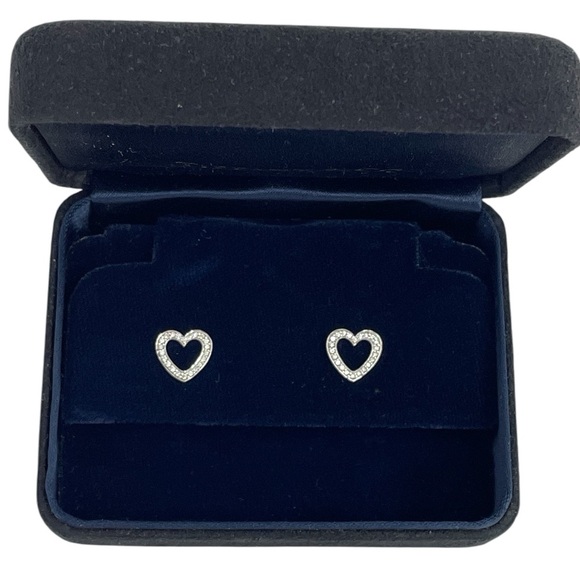 ❌SOLD❌Tiffany white gold diamond metro heart earrings - Picture 3 of 10